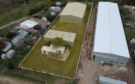 Depósito logístico de 800 m2 con oficinas cerca del Aeropuerto de Carrasco - Interra